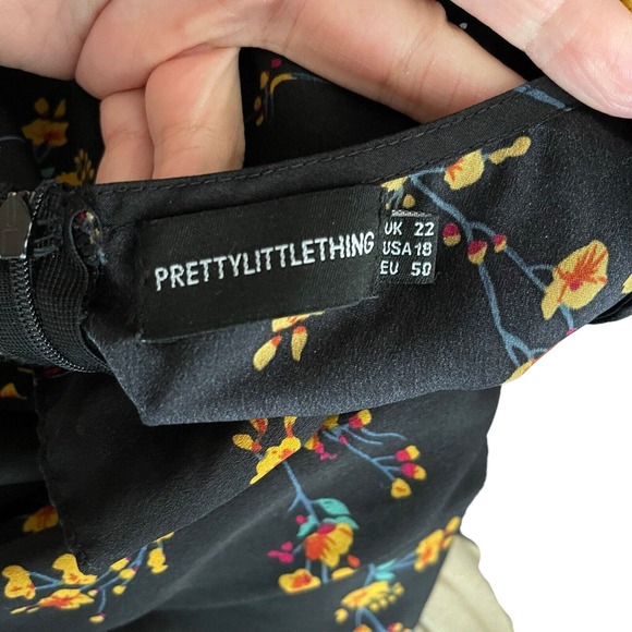 Pretty Little Thing US 18 Sheath Dress Black Floral Surplice Vneck Mini - Picture 2 of 11